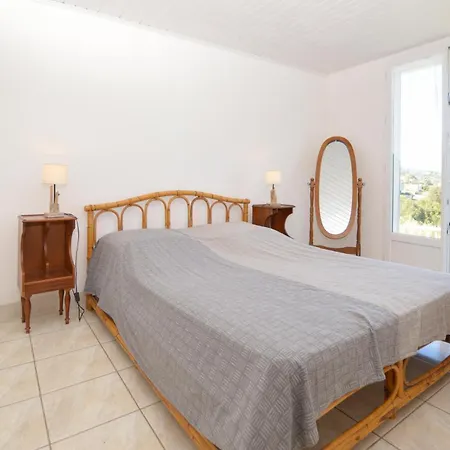 3 Bedroom Cozy In Porticcio (Corsica)