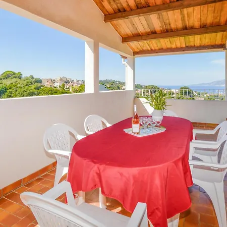 3 Bedroom Cozy In Holiday home