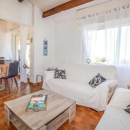 3 Bedroom Cozy In Holiday home