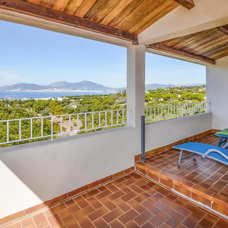 3 Bedroom Cozy In Prázdninový dům Porticcio (Corsica)
