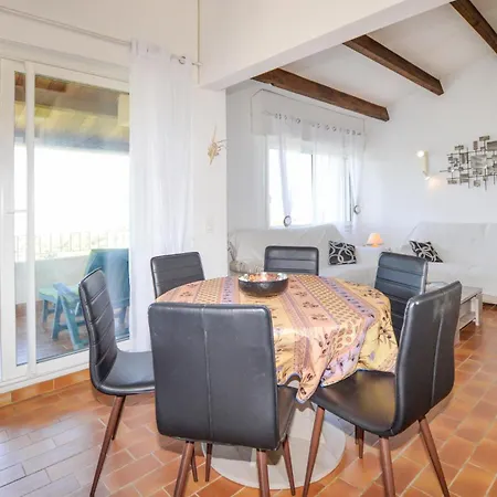 3 Bedroom Cozy In Porticcio (Corsica)